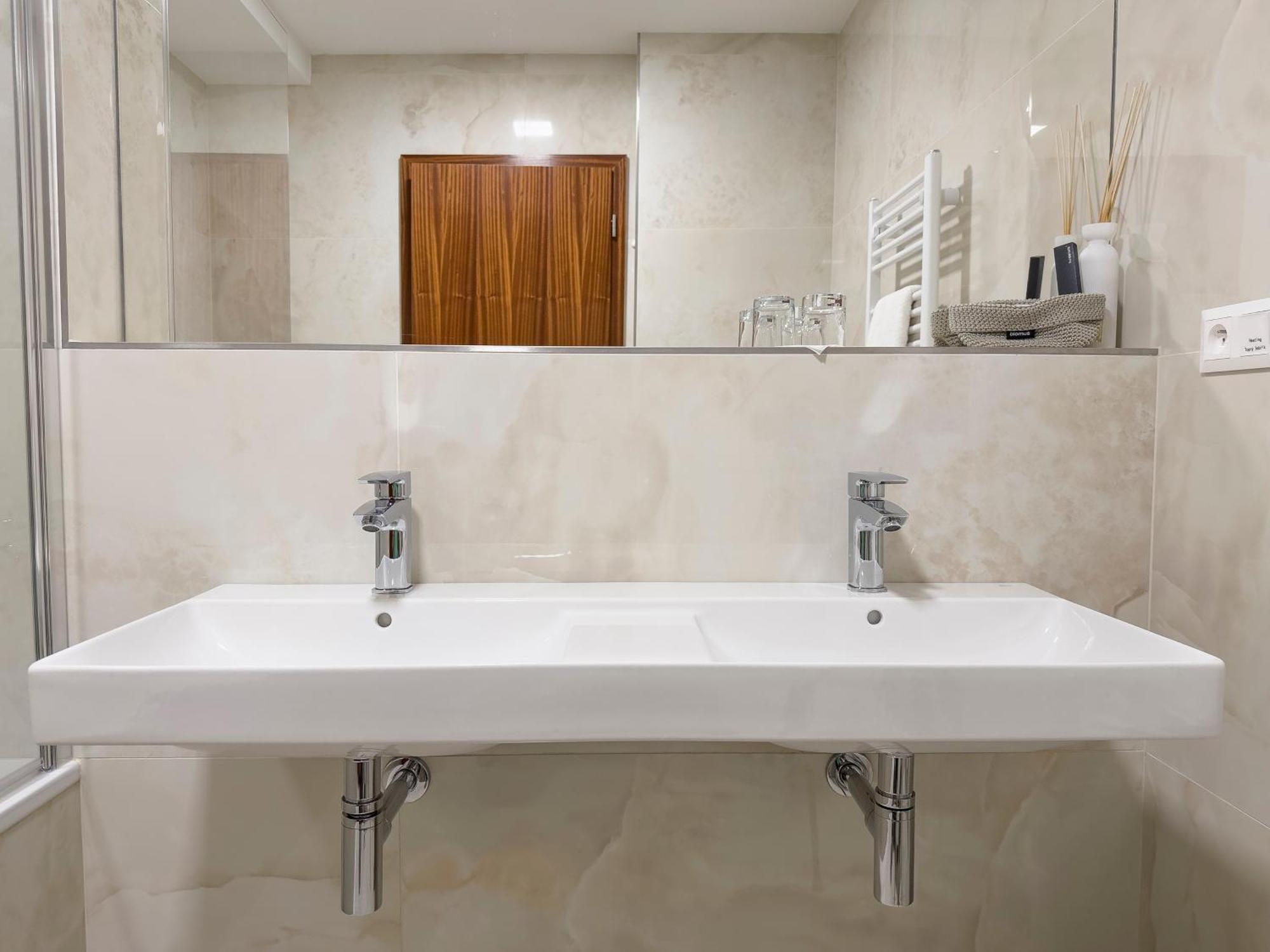 Hotel Cvilin Крнов Екстер'єр фото